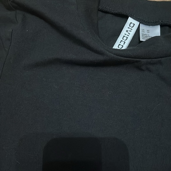 black crop top - Picture 4 of 4